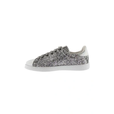 Afbeelding van Victoria Madrid 1258261 Lovertjes &amp; Onderdelen van Leer Metallic Achterkant voor Dames, zilver.