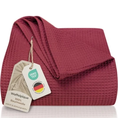 Afbeelding van LAYNENBURG Sprei 240 x 260 cm XXL Wafelpiqué 100% Katoen Licht zomerdeken Katoenen deken voor bed, bank Luchtige sofa (bordeaux)