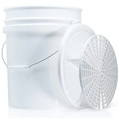 Afbeelding van detailmate Black&amp;White Magic Bucket Set wasemmer 20 l/5 liter + vuilzeef wit deksel Accessoires voor professionele autowas, handwas Ideaal het wassen van