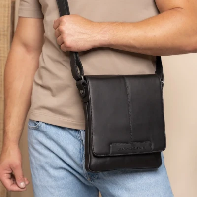 Afbeelding van The Chesterfield Brand Bodin Shoulderbag black Herentas