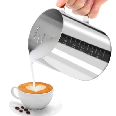 Afbeelding van JOPHEK Melkpan 304 roestvrij staal, melkkan van staal met meetmerk, schaalverdeling aan de binnenkant voor het opschuimen melk, cappuccino&#039;s, sappen of andere (600 ml)