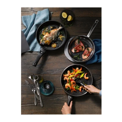 Afbeelding van WMF PermaDur Premium Koekenpan 28 Cm Zwart