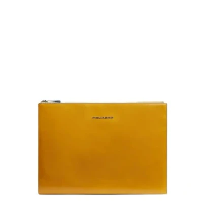 Afbeelding van PIQUADRO Leren Tabletzak Blue Square Men&#039;s Clutch 12,9&quot; RFID Yellow Donkergeel