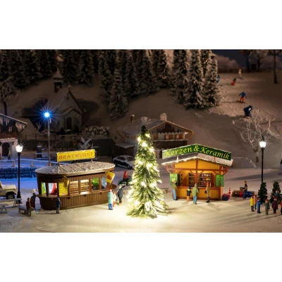 Afbeelding van Faller 1/87 2 KERSTMARKTKRAAMPJES en VERLICHTE KERSTBOOM modelbouwsets, hobbybouwspeelgoed voor kinderen, modelverf accessoires