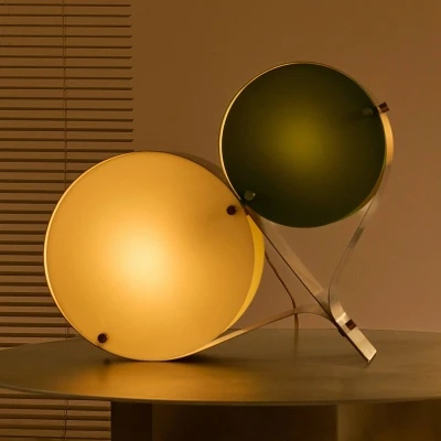 Afbeelding van Gubi tafellamp Coppia, ivoor/olijfgroen, hoogte 42 cm