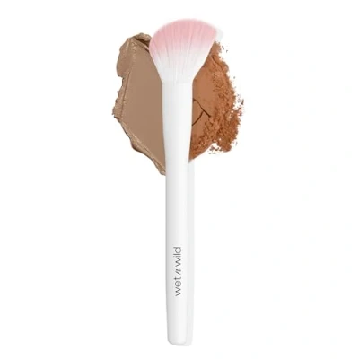 Afbeelding van Wet n Wild Essential Make upborstel Contourkwast Sculpting Highlighting Blending Ultra Pluizige vezels