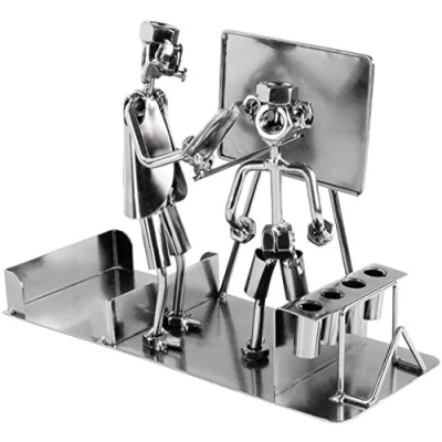 Afbeelding van BRUBAKER Schroefvrouw Leraar met Penhouder Handgemaakt IJzeren Figuur School Metalen Vrouw Visitekaarthouder en Vakje voor Notities Cadeau Idee