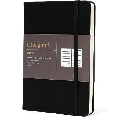 Afbeelding van Ottergami Notitieboek, A5, gelinieerd, 144 pagina&#039;s, zwart notitieboek van veganistisch leer, 15 x 21 cm, dik papier 150 g/m², harde omslag, elastiek en binnenvak, leer The Pro