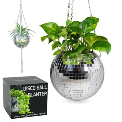 Afbeelding van SCANDINORDICA Disco bloempot om op te hangen met ketting, macramé hanger, acryl standaard en inzetpot, hangende pot decoratie discobal 20 cm (8 inch) zilver