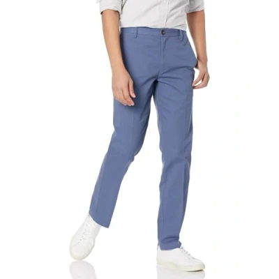 Image de Amazon Essentials Pantalon chino à coupe cintrée, infroissable devant plat pour homme, indigo, 101,6 x 81,3 cm (l L)