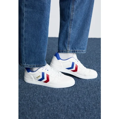 Afbeelding van Hummel Handball Perfekt Unisex Sneakers laag, Maat: 36, White/navy/red Imitatieleer/ textiel