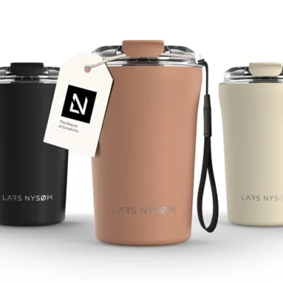 Afbeelding van LARS NYSØM &#039;Rørelse&#039; Thermo Coffee Mug to go 380ml BPA vrij Met Isolatie Draagriem &amp; Tritan Deksel Nude