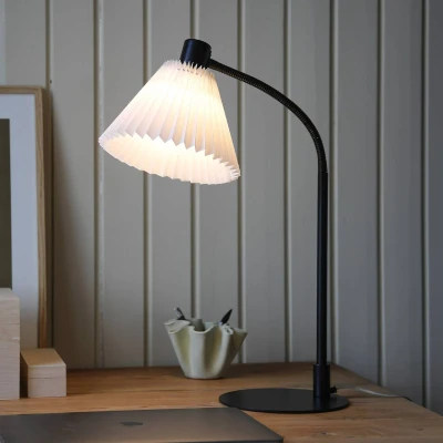 Afbeelding van Mira tafellamp, zwart/wit, ijzer/stof, hoogte 59 cm