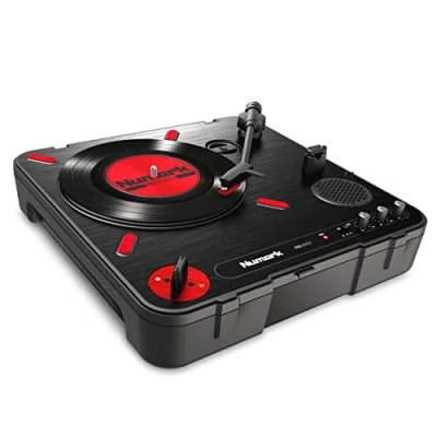 Image de Numark PT01 Scratch Platine Vinyle Pour le Ultra Mobile avec Switch Remplaçable, Enceinte Intégrée, alimentation Sur Piles ou Secteur, 3 Vitesses et Connectivité USB