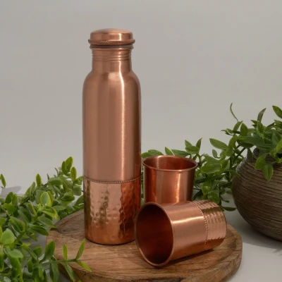 Afbeelding van Puur koperen set van fles sequence ± 950 ml met 2 rechte bekers