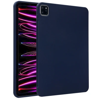 Afbeelding van Accezz Tablet Hoes Geschikt voor iPad Pro 11 (2022) / (2021) (2020) (2018) Liquid Silicone Backcover met penhouder Donkerblauw