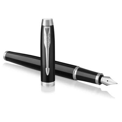 Image de Parker IM stylo plume laque noire avec attributs chromés pointe fine coffret cadeau