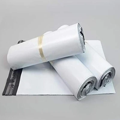 Afbeelding van 100 stuks verzendtassen van ondoorzichtige kunststof 40 x 50 cm + klep 5 verzendzakken zelfklevend voor het vervoer kleding, goederen en textiel
