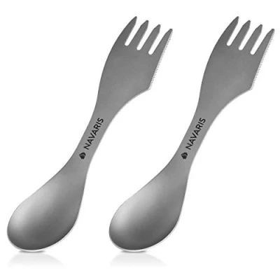 Afbeelding van Navaris 2x spork titanium campingbestek Vork, mes en lepel in één Bestek voor onderweg op reis Lichtgewicht Inclusief bewaarzakje
