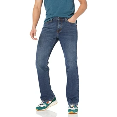 Image de Amazon Essentials Jean bootcut coupe droite pour homme, délavé moyen, 96,5 x 81,3 cm (l L)