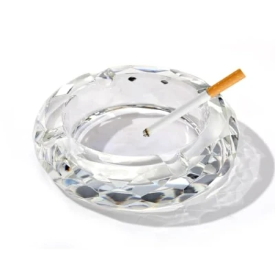 Afbeelding van Asbak van kristalglas voor sigaretten, sigaren, tafelasbak, tafeldecoratie thuis, kantoor, tafel (transparant, 10,2 cm)