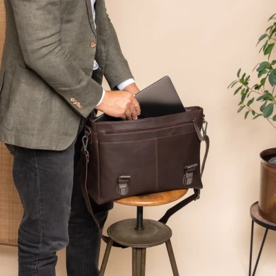 Afbeelding van The Chesterfield Brand Leren Laptoptas Bruin Veneto