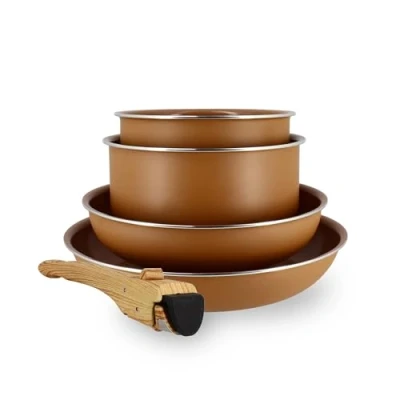 Afbeelding van MENASTYL 5 delige pannenset hazelnoot gerecycled aluminium 2 pannen 22 cm en 26 + 16 18 1 afneembare handgreep voor alle warmtebronnen inclusief inductie 6020586