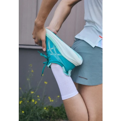 Afbeelding van Asics GEL Nimbus 27 Hardloopschoenen voor op de weg, Dames, Maat: 41.5, Wave teal/illuminate mint Schoenen
