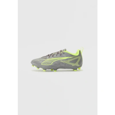 Afbeelding van Puma Ultra 5 PLAY Voetbalschoenen met Kunststof noppen voor kinderen, Maat: 37.5, Matte aged silver/yellow alert