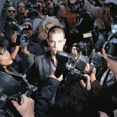 Afbeelding van Universal Robbie Williams Life Thru A Lens Cd