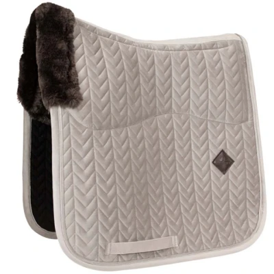 Afbeelding van Kentucky Horsewear Dressuurzadeldekje Skin Friendly Velvet Beige