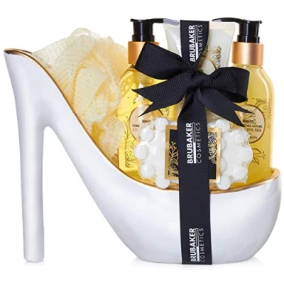 Afbeelding van BRUBAKER Luxe Vanilla Spa Beautyset Cadeautip Vrouw Cadeau Idee 6 stuks. Badcadeauset in keramische Pump wit goud Moederdag cadeautje