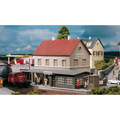Afbeelding van Piko H0 61820 Station Burgstein