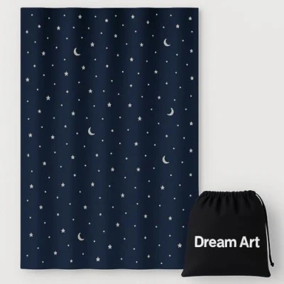 Afbeelding van Dream Art Anywhere Draagbaar tijdelijk verduisteringsgordijn met zuignappen voor slaapkamer of reizen, blauw gordijn zilveren maan en sterren, 1 stuk