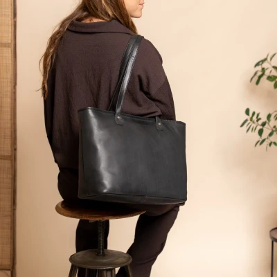 Afbeelding van The Chesterfield Brand Astano Schoudertas Leer 33 cm Laptop compartiment