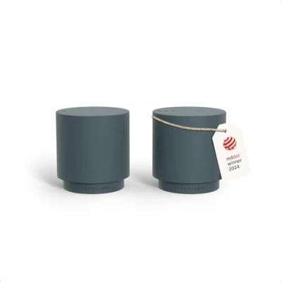 Afbeelding van LARS NYSØM &#039;Svæve&#039; Set Roestvrijstalen Peper en Zoutstel Modern Minimalistisch Ontwerp Eenvoudig Navullen Blue Stone