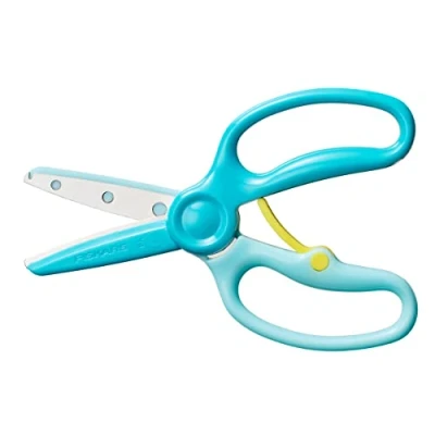 Afbeelding van Fiskars 1064068 Schaar voor kinderen, vanaf 3 jaar, om te leren knippen, lengte: 13 cm, metalen messen met kunststof coating/kunststof handgrepen, groen, blauw, training,