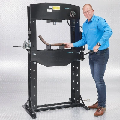 Afbeelding van Werkplaatspers 50 ton hydropneumatisch