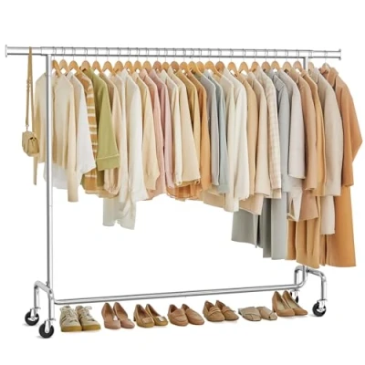 Afbeelding van SONGMICS Kledingrek op wielen, kledingkast, robuust, uittrekbare kledingstang, draagvermogen tot 110 kg, 45 x (160 200) 162,9 cm, metaal, verchroomd, zilver HSR176E01