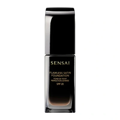 Image de Sensai Flawless Satin Moisture Fond de Teint 204 Honey Beige 30 ml