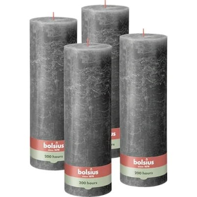 Afbeelding van 4 stuks Bolsius antraciet rustiek stompkaarsen 300/100 (200 uur) Eco Shine Stormy Grey