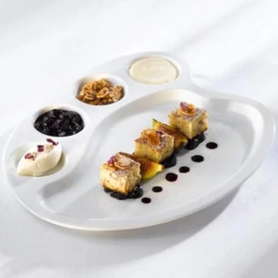 Image de Assiette en porcelaine style palette de peintre l 28 x 242 H 15 cm Blanc