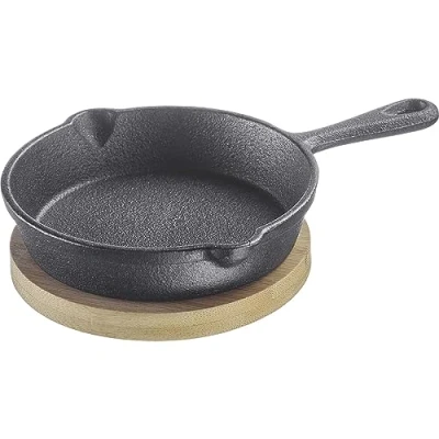 Afbeelding van Westmark Tapas + Friends Kleine gietijzeren koekenpan, geschikt voor alle warmtebronnen, inclusief inductie en barbecue, met bamboe onderkant, ijzer, 125 ml