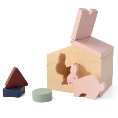Afbeelding van Trixie Vormsorteerder Houten huis Konijn