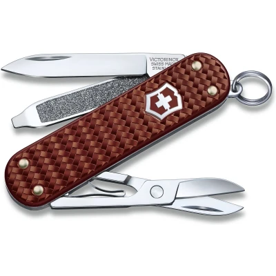 Afbeelding van VICTORINOX Classic Precious Alox zakmes, 5 functies, multifunctioneel gereedschap met schaar, schroevendraaier, sleutelhanger, geschenkdoos, hazelnootbruin