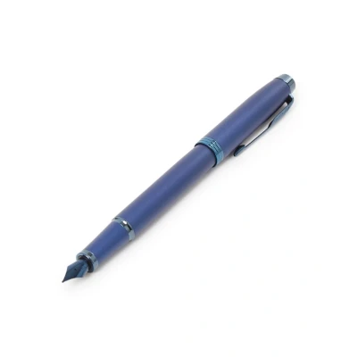 Afbeelding van Parker IM Monochrome Blue vulpen, medium, giftbox vulpen