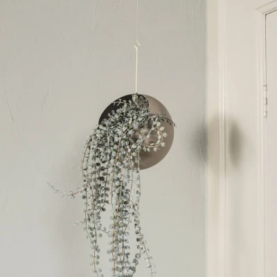 Afbeelding van AYTM Globe bloempot, hangend, Ø 21 cm, grijs, aluminium