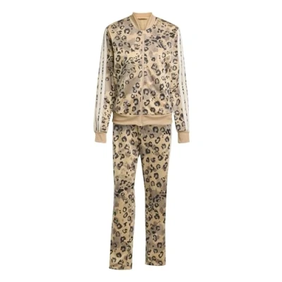 Image de adidas Femme ESSENTIALS 3 STRIPES TRACKSUIT, warm sandstone/black, XL