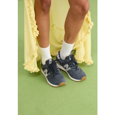 Afbeelding van New Balance WL574 Sneakers laag, Dames, Maat: 36, Phantom Leer en textiel