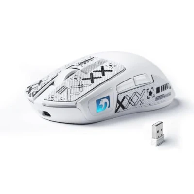 Image de MAMBASNAKE M4 Souris Gaming Sans Fil Ultra Légère, 53g, Capteur PAW3311, 24000 DPI, Tri Mode Bluetooth/2.4G/Filaire, Éclairage RGB, Batterie 400mAh, 20M Clics Blanc et autocollants